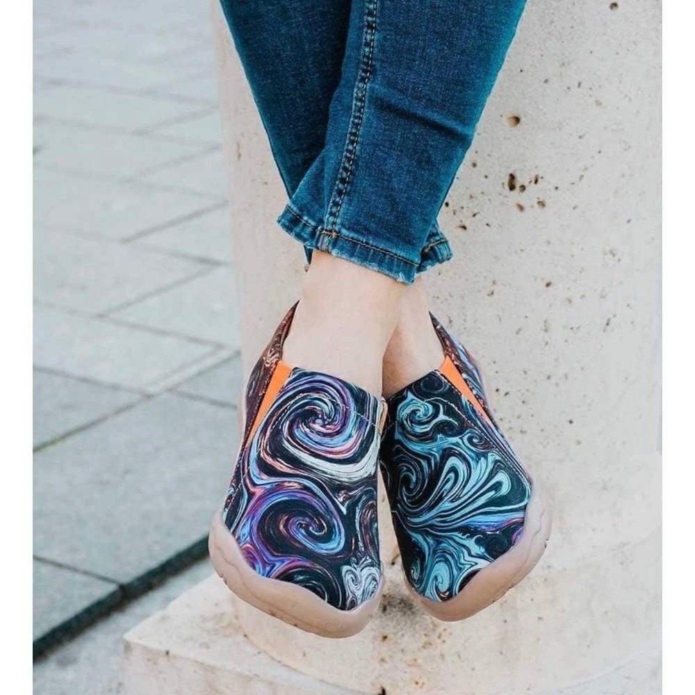 UIN Starry Night Toledo Canvas Slip On Travel Shoes Women's 8.5